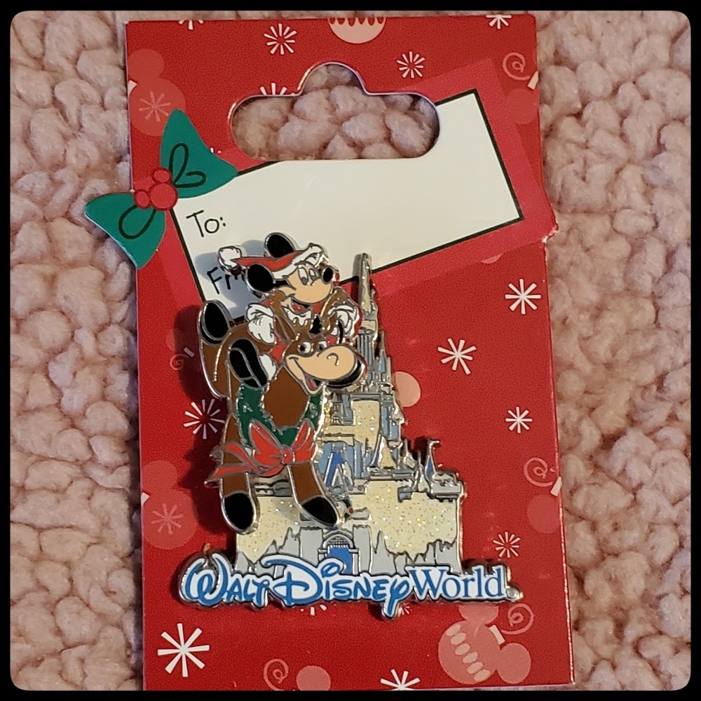 Disney Mickey Mouse Disneyworld pin set
